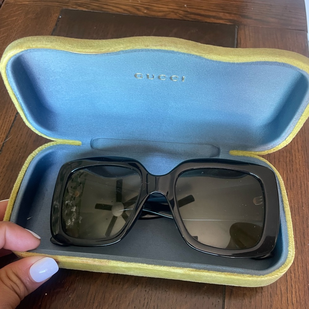 Gucci Sunglass BLACK - Picture 2 of 8
